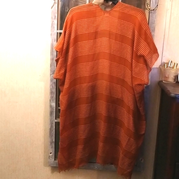 📍SOLD📍New Directions Ruana - Picture 3 of 7